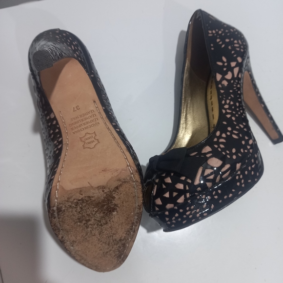 Mimco platform peeptoe heels with patent leather lace look. - Picture 4 of 7